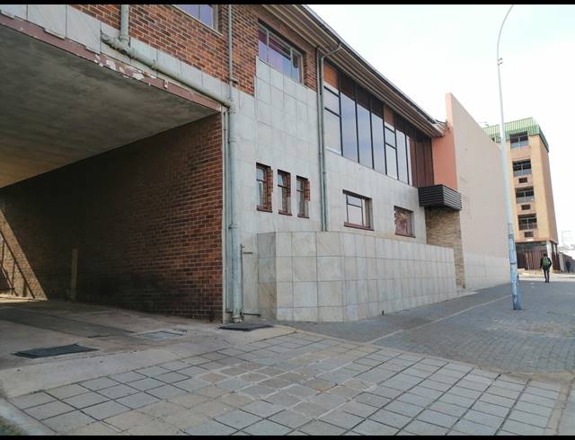 112M² BUSINESS FOR SALE IN BOKSBURG CENTRAL